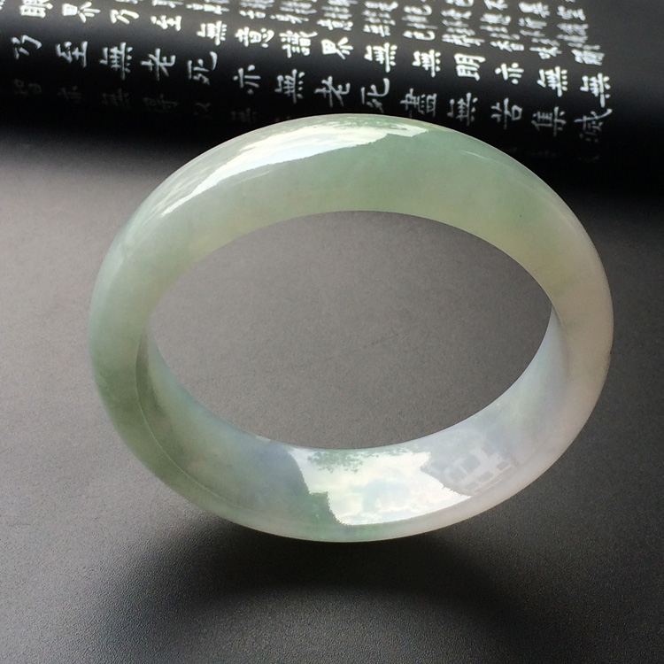 (超值推荐)糯冰种晴水手镯(59mm)
