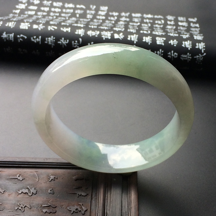 (超值推荐)糯冰种晴水手镯(59mm)