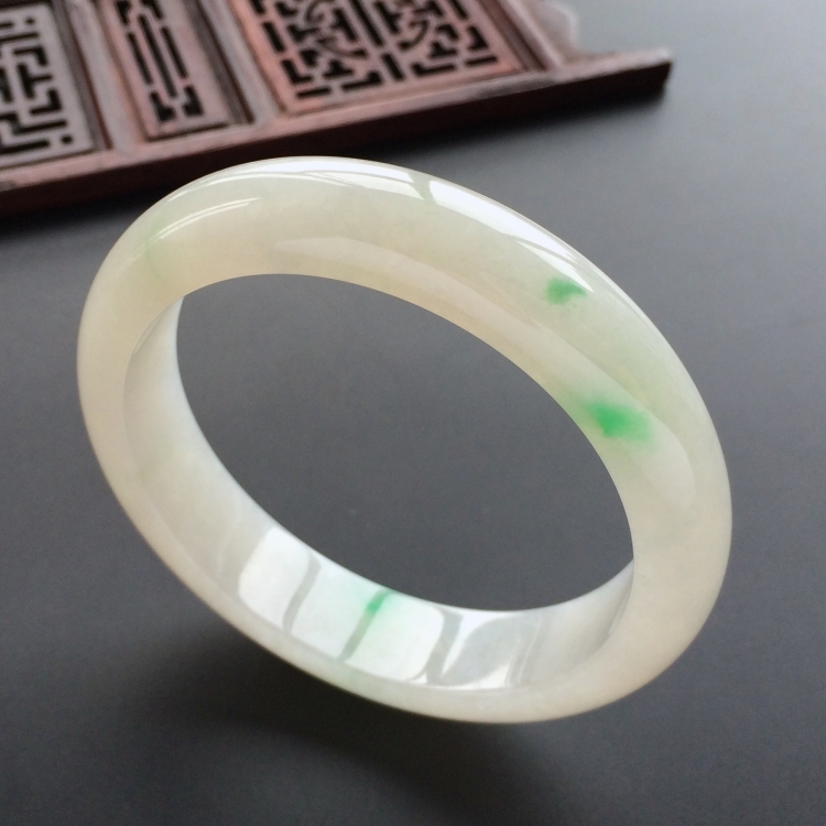 (超值推荐)糯冰种飘翠手镯(55.6mm)