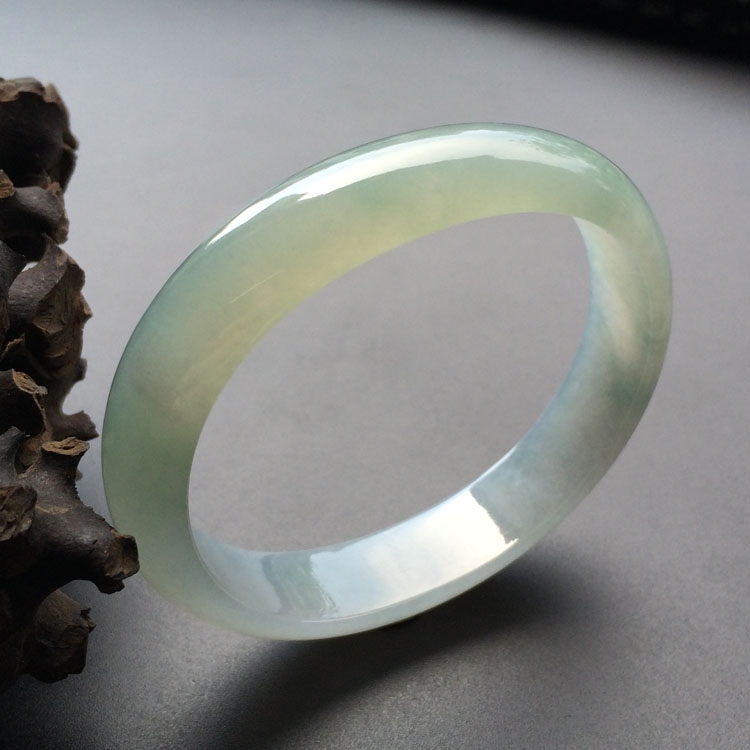 (超值推荐)糯冰种晴水贵妃手镯(54.8mm-47mm)