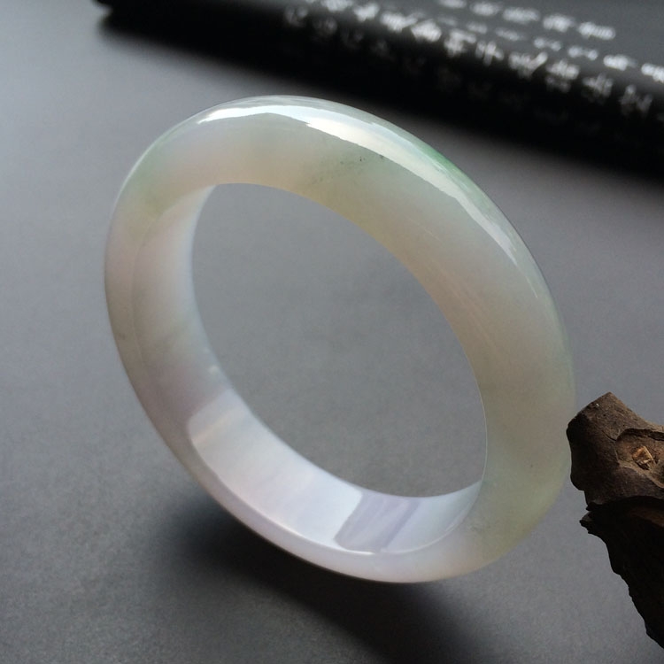 (超值推荐)糯冰种淡春带彩手镯(52.3mm)