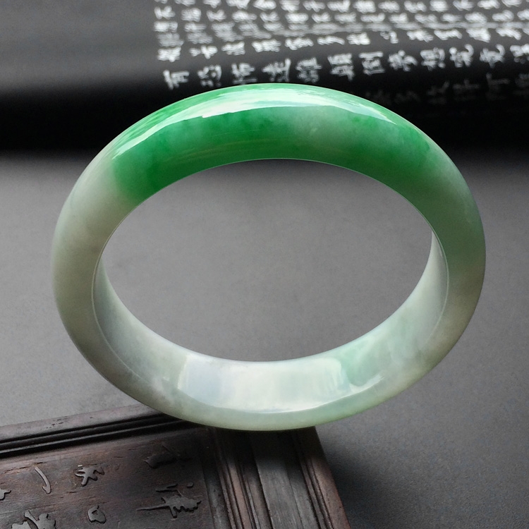 (超值推荐)糯冰种飘翠手镯(57.2mm)