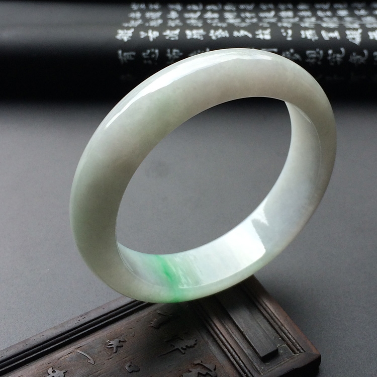 (超值推荐)糯冰种飘翠手镯(56.4mm )