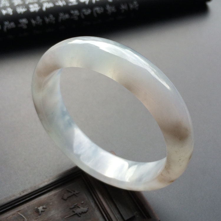糯冰种淡晴水手镯（57.3mm）