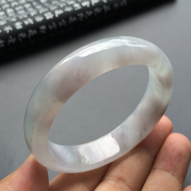 糯冰种淡晴水手镯（57.3mm）