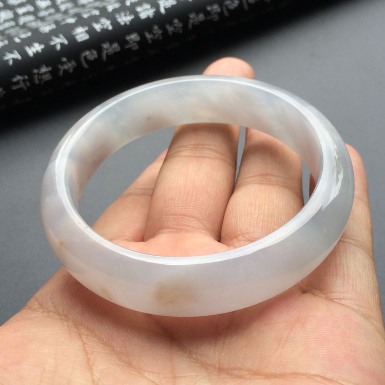 糯冰种淡晴水手镯（57.3mm）