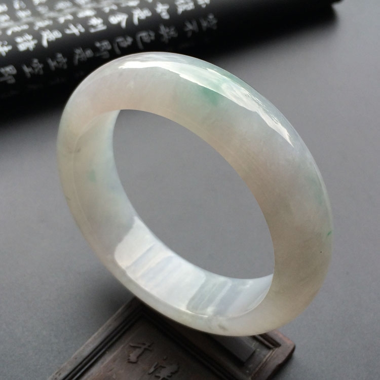 （超值推荐）糯冰种略飘花手镯（57.4mm）