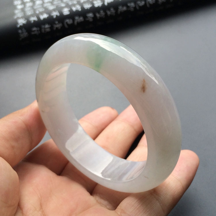 （超值推荐）糯冰种略飘花手镯（57.4mm）