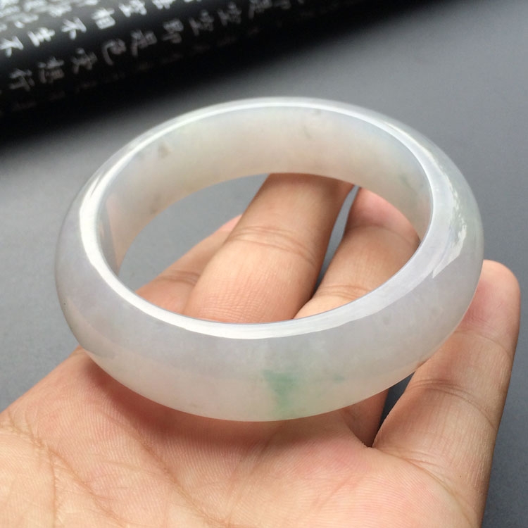 （超值推荐）糯冰种略飘花手镯（57.4mm）