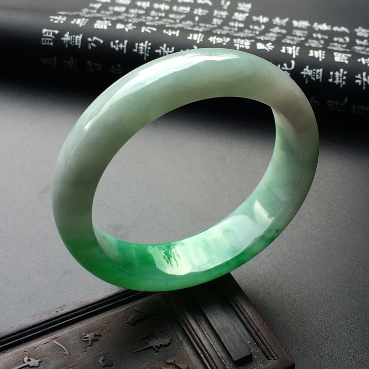 （超值推荐）糯冰种翠色手镯（54.5mm）