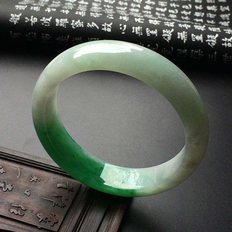 （超值推荐）糯冰种翠色手镯（56.3mm）