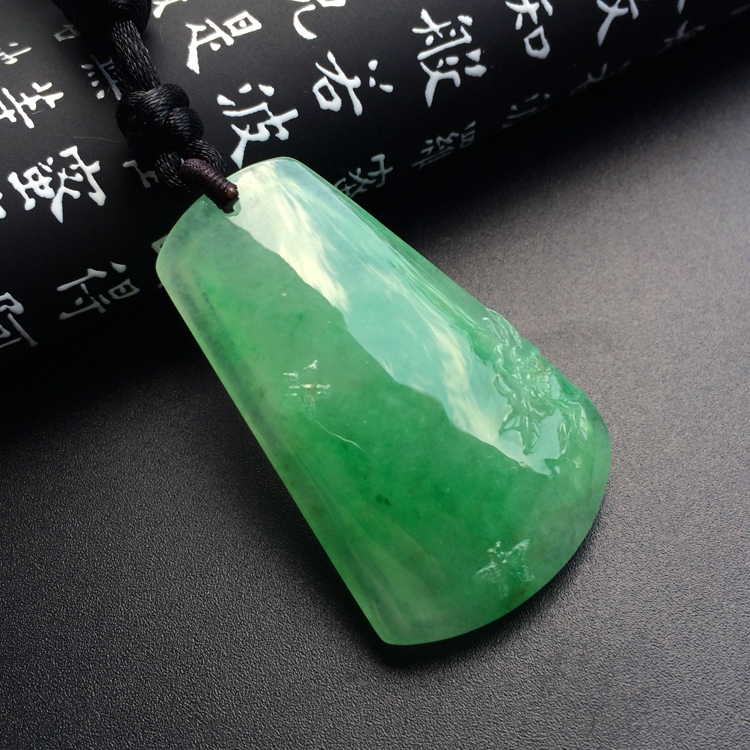 冰种飘翠蝶恋花挂件