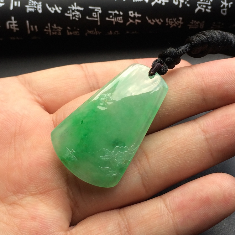冰种飘翠蝶恋花挂件