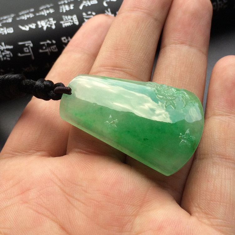 冰种飘翠蝶恋花挂件