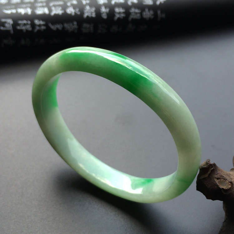 (超值推荐)糯冰种飘翠贵妃手镯(54.6mm-48.3mm)