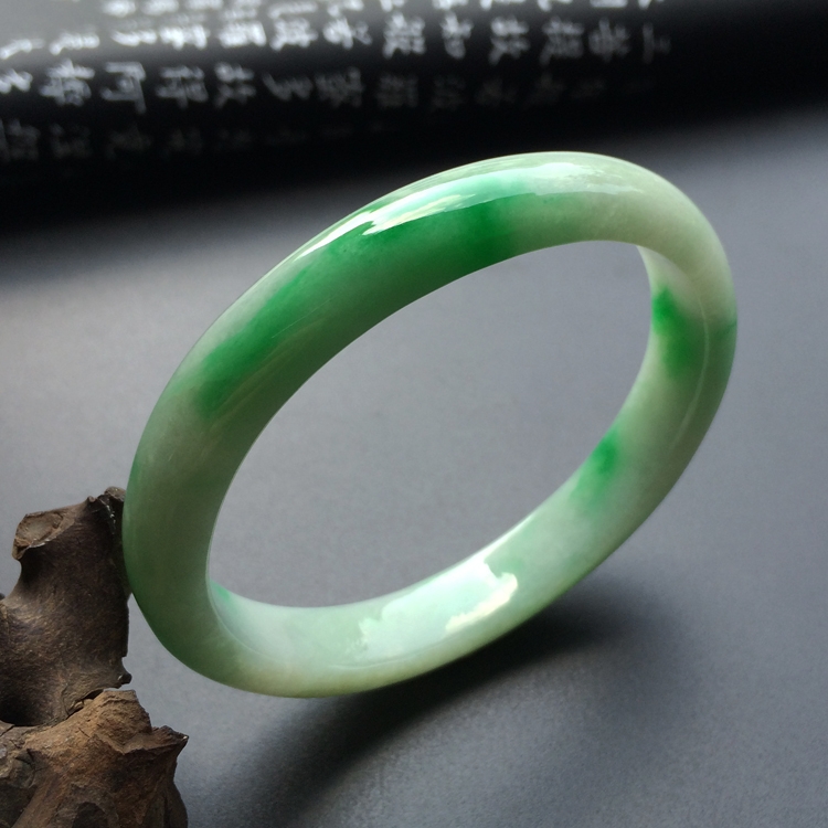 (超值推荐)糯冰种飘翠贵妃手镯(54.6mm-48.3mm)