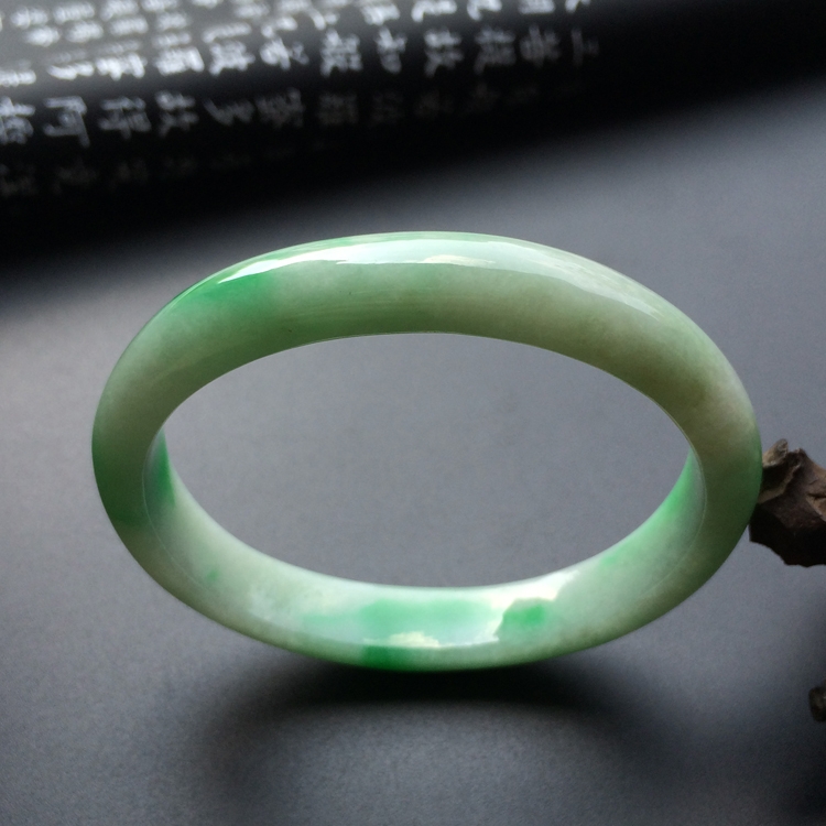 (超值推荐)糯冰种飘翠贵妃手镯(54.6mm-48.3mm)