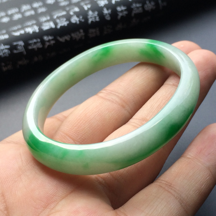 (超值推荐)糯冰种飘翠贵妃手镯(54.6mm-48.3mm)