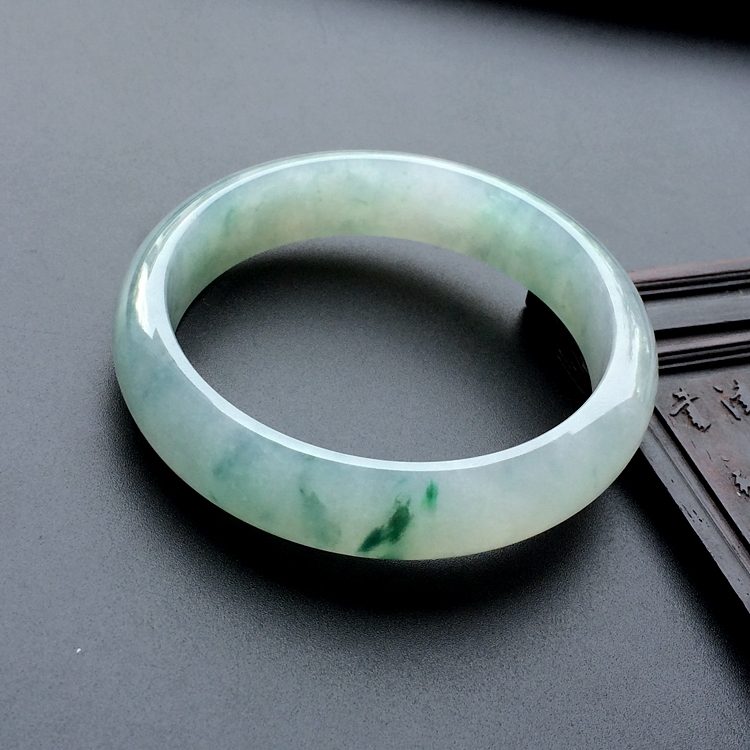 （超值推荐）冰种飘花手镯（57.9mm）