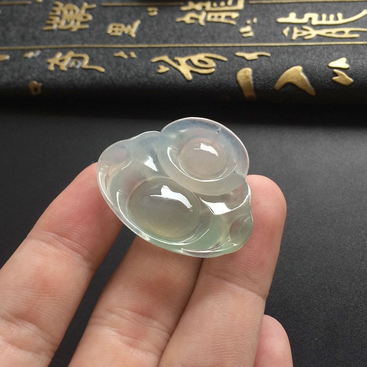 （超值推荐）冰种晴水略飘花玉佛挂件