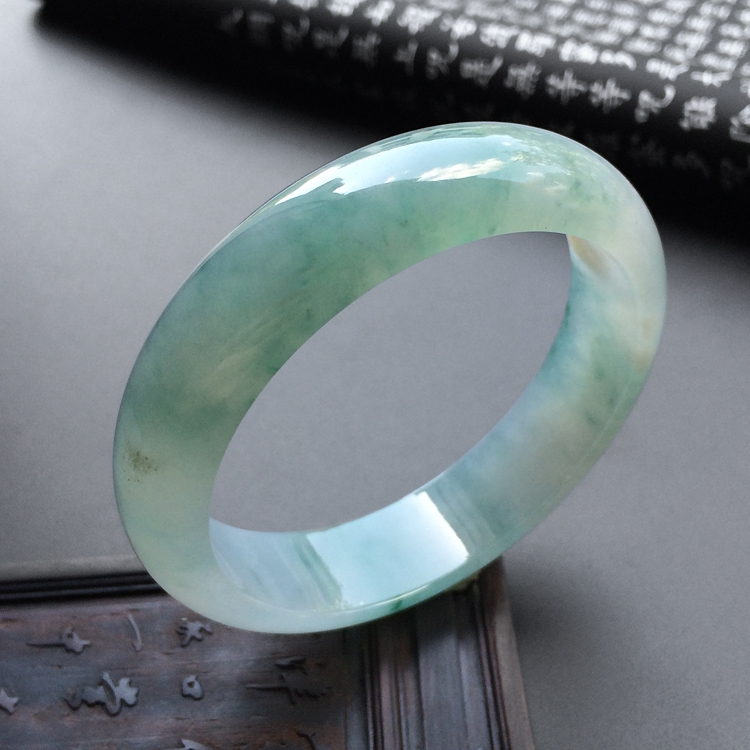 (超值推荐)冰种飘花手镯(55.7mm)