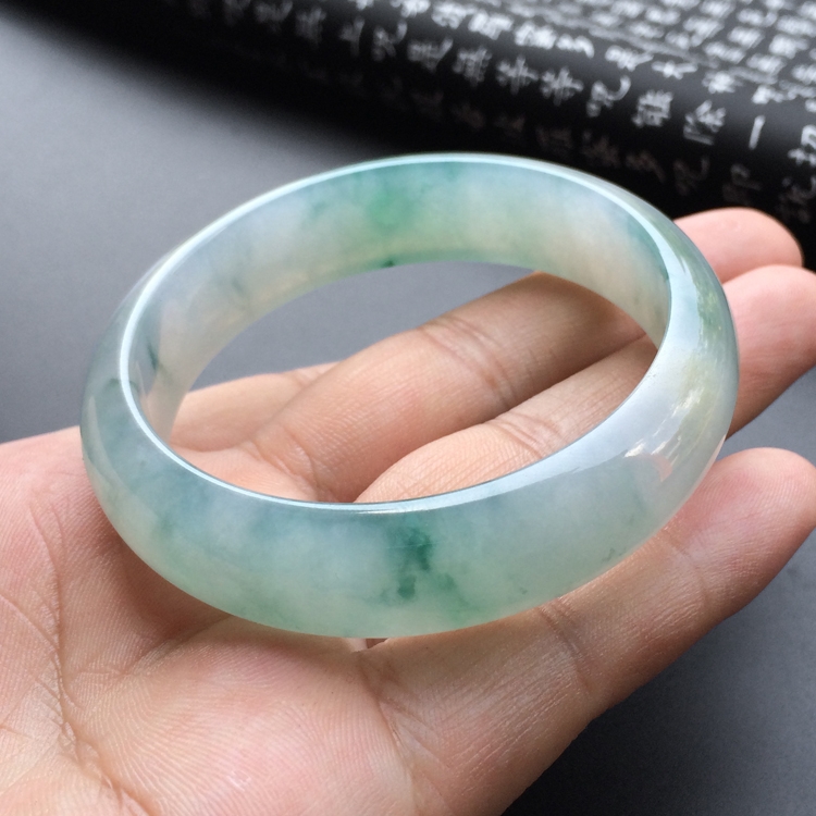 (超值推荐)冰种飘花手镯(55.7mm)