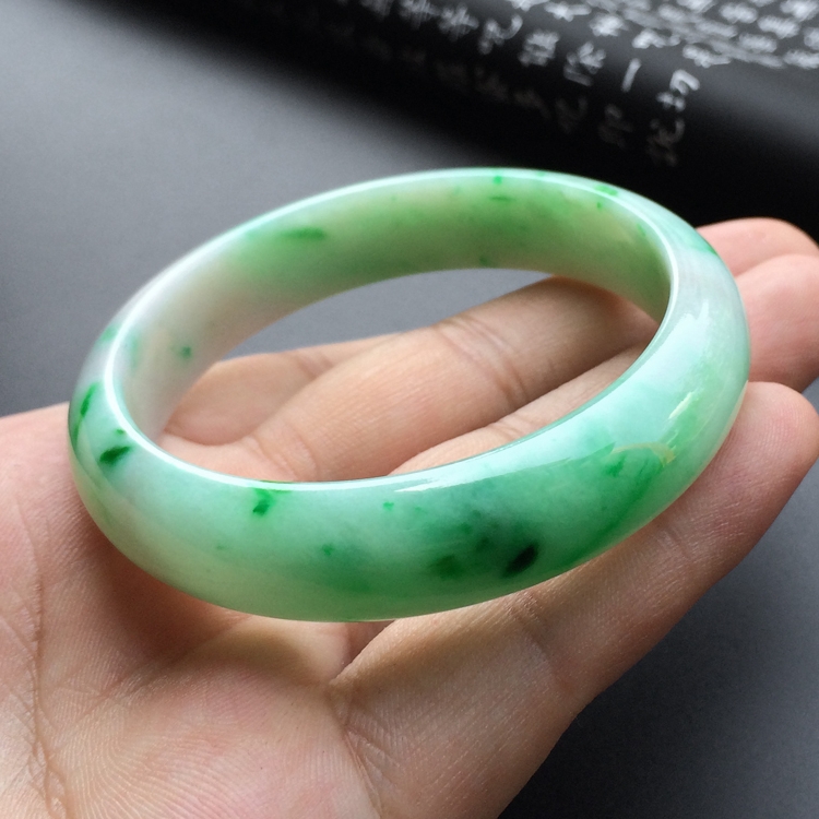 (超值推荐)糯冰种飘翠手镯(56.4mm )