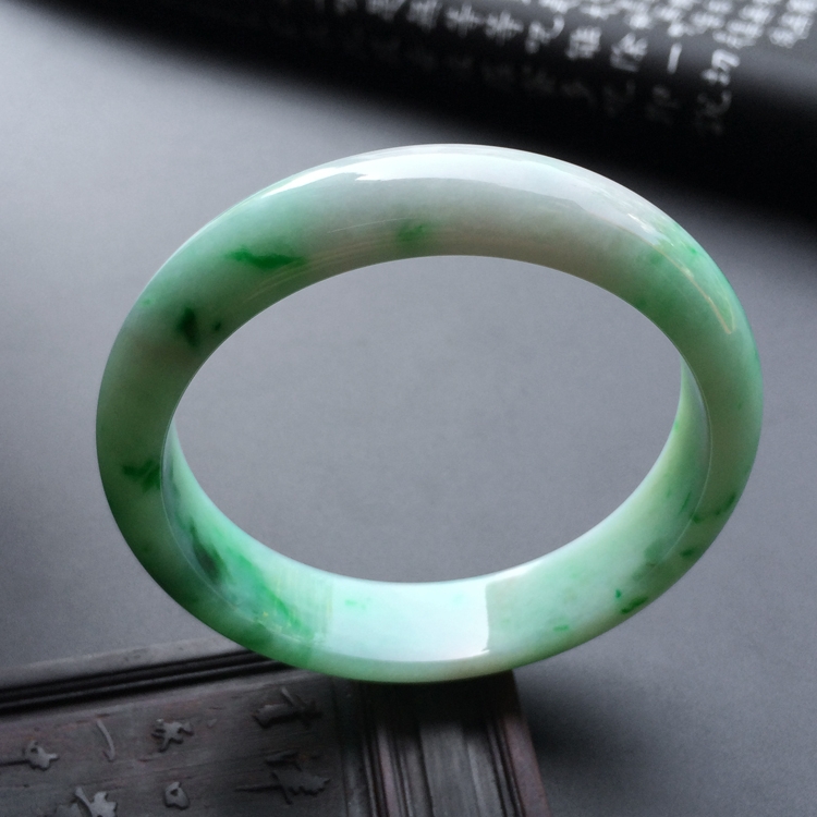 (超值推荐)糯冰种飘翠手镯(56.4mm )