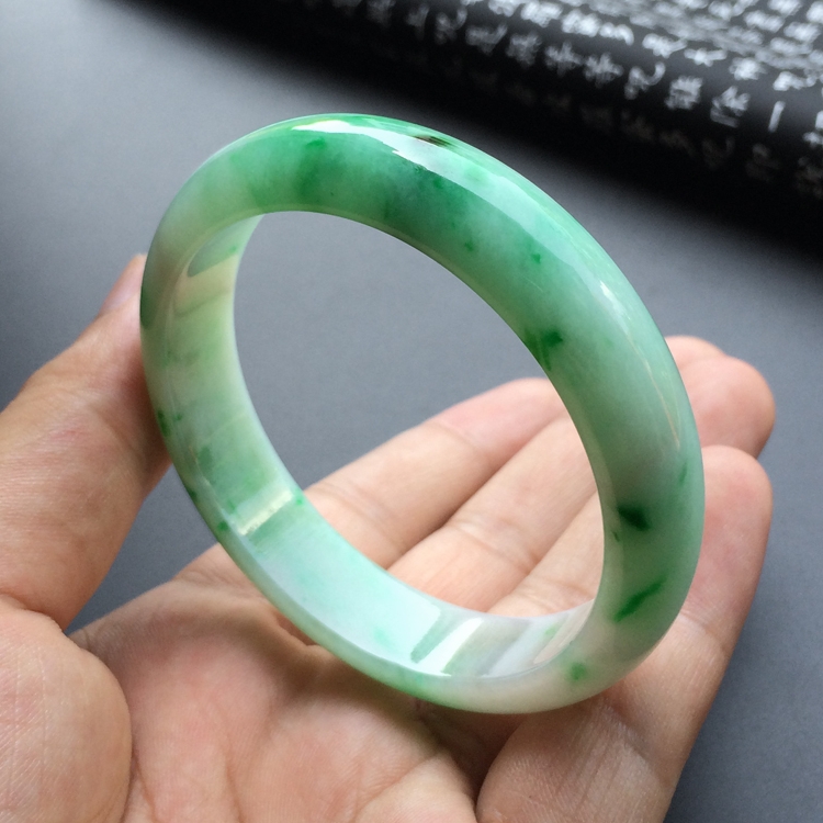 (超值推荐)糯冰种飘翠手镯(56.4mm )