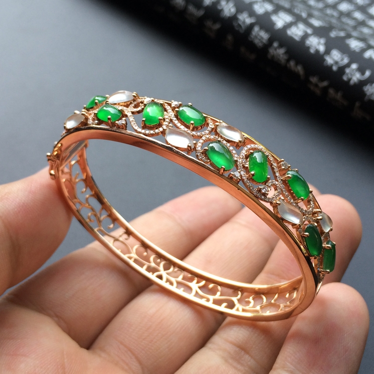 冰种/玻璃种翠色/无色镶玫瑰金钻石贵妃手镯(55.5mm-43.7mm)