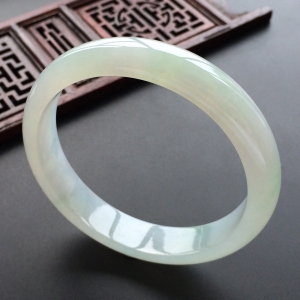 (超值推荐)糯冰种晴水手镯(57mm)