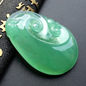 冰种绿晴水如意挂件