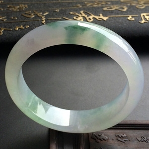 （超值推荐）冰种淡紫罗兰飘花手镯（58mm）