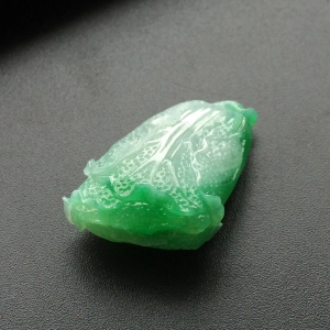 (超值推荐)糯冰种飘翠白菜挂件