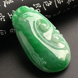 糯冰种翠色如意挂件