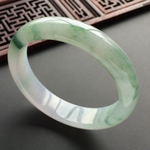 (超值推荐)糯冰种飘花手镯(56mm)
