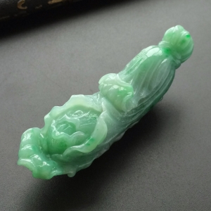 (超值推荐)糯冰种飘翠白菜挂件