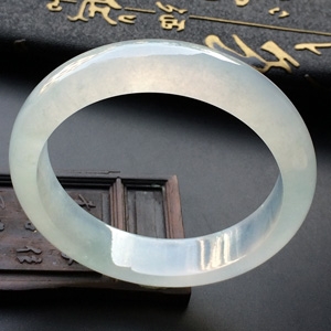 (超值推荐)冰种淡晴水手镯(56mm)