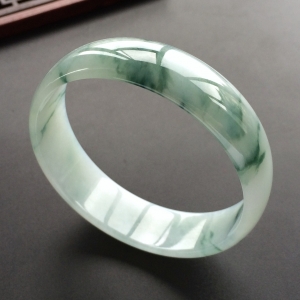 (超值推荐)糯冰种飘花手镯(52.4mm)
