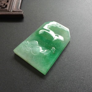 （超值推荐）糯冰种飘翠一品清廉挂件