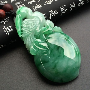 糯冰种飘翠贺寿挂件