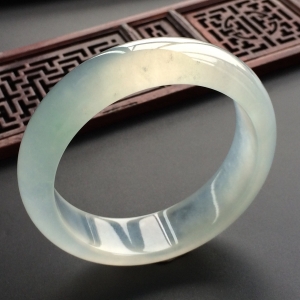 (超值推荐)冰玻种晴水手镯(56.3mm)