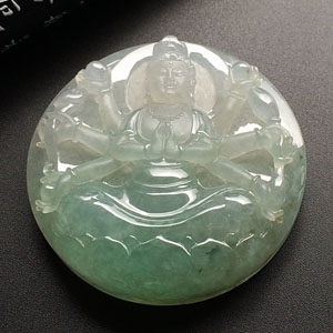 糯冰种晴水略带黄翡千手观音挂件