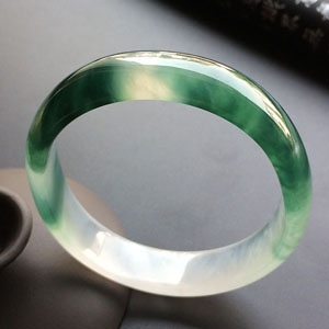 (超值推荐)冰种飘花贵妃手镯(56.3mm-48.6mm)