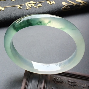 （超值推荐）冰种飘花贵妃镯（53.3mm-47.6mm）
