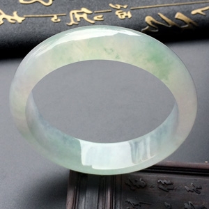 （超值推荐）冰种略飘花手镯（58.7mm)