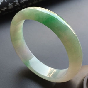 （超值推荐）糯冰种飘翠手镯（53.4mm）