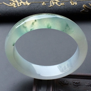 (超值推荐)冰种飘花手镯(57mm)