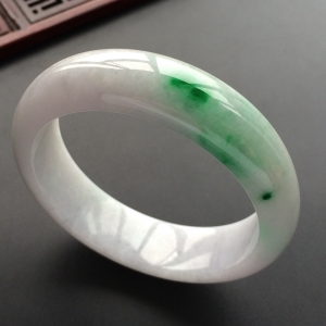 (超值推荐)糯冰种飘翠手镯(55.5mm)