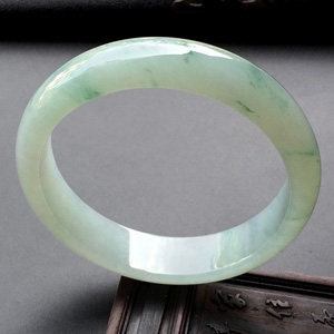 (超值推荐)糯冰种飘花手镯(59mm)